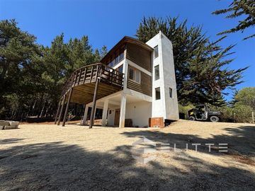 Casa en Venta en (MVR) Casa con vista al mar en Cerro Lugano, Pichilemu