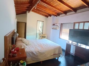 CASA EN VENTA  5 AMB- APTA CREDITO