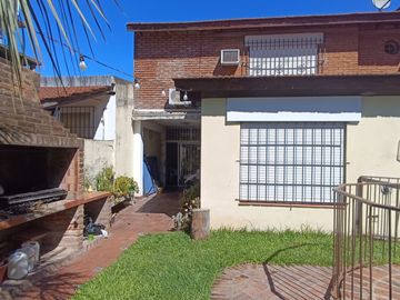 CASA EN VENTA  5 AMB- APTA CREDITO