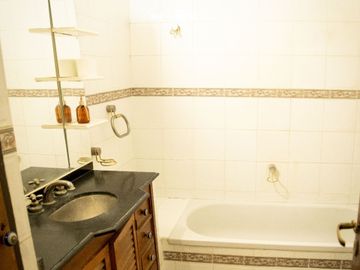 CASA EN VENTA  5 AMB- APTA CREDITO