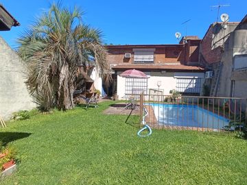 CASA EN VENTA  5 AMB- APTA CREDITO