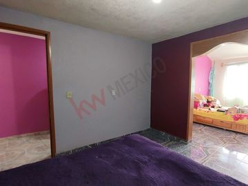 ¡Tu hogar ideal!  Amplia casa de 5 recámaras en La Sardaña, Tultitlán.