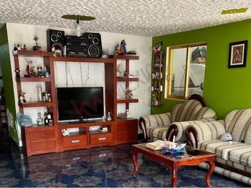 ¡Tu hogar ideal!  Amplia casa de 5 recámaras en La Sardaña, Tultitlán.