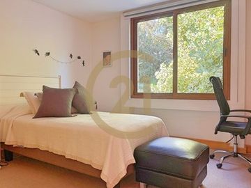 CASA EN VENTA LOS TRAPENSES 6 DORMITORIOS