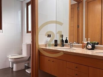 CASA EN VENTA LOS TRAPENSES 6 DORMITORIOS