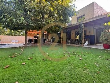 CASA EN VENTA LOS TRAPENSES 6 DORMITORIOS