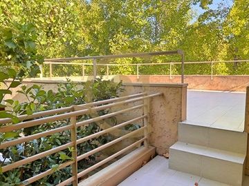 CASA EN VENTA LOS TRAPENSES 6 DORMITORIOS