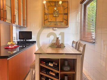 CASA EN VENTA LOS TRAPENSES 6 DORMITORIOS