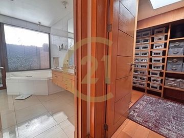 CASA EN VENTA LOS TRAPENSES 6 DORMITORIOS