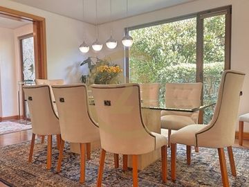 CASA EN VENTA LOS TRAPENSES 6 DORMITORIOS