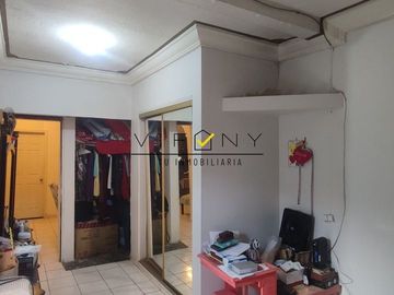 SE VENDE casa de un piso dos recámaras en zona de VIRREYES