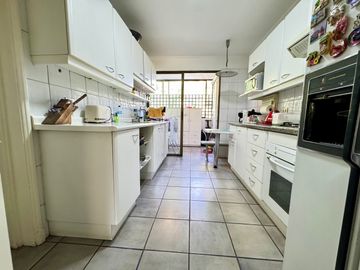 Departamento En Venta De 4 Dorm. En Lo Barnechea