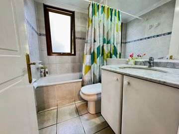 Departamento En Venta De 4 Dorm. En Lo Barnechea
