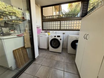 Departamento En Venta De 4 Dorm. En Lo Barnechea