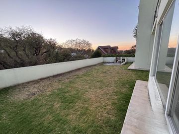 2 Casas en Condominio Horizontal y terreno anexo