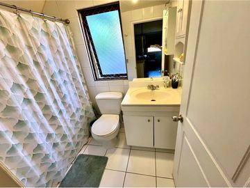 Casa en condominio, 4D y 3B + servicios