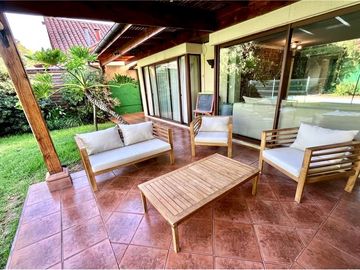 Casa en condominio, 4D y 3B + servicios