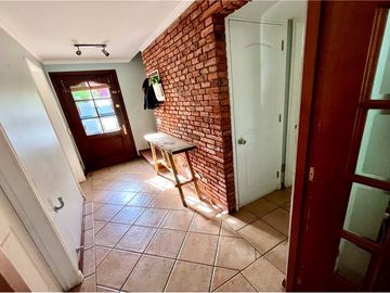 Casa en condominio, 4D y 3B + servicios