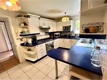 Casa en condominio, 4D y 3B + servicios