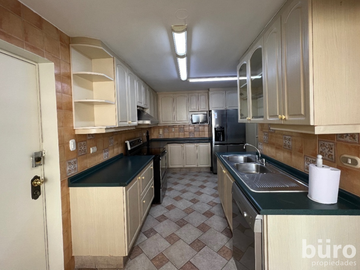 ¡OPORTUNIDAD! DEPARTAMENTO  EN VENTA CON VISTA  AL MAR, LARCOMAR MIRAFLORES