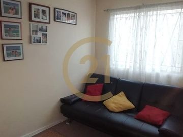 Se vende excelente casa independiente, Los Pinos.
