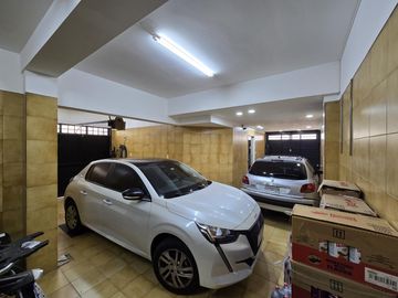 Excelente Casa de 5 Ambientes de 3 Plantas - Patio/Parrilla - Terraza