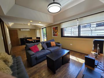 Excelente Casa de 5 Ambientes de 3 Plantas - Patio/Parrilla - Terraza