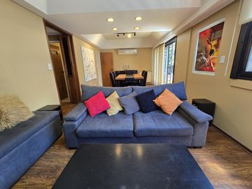 Excelente Casa de 5 Ambientes de 3 Plantas - Patio/Parrilla - Terraza