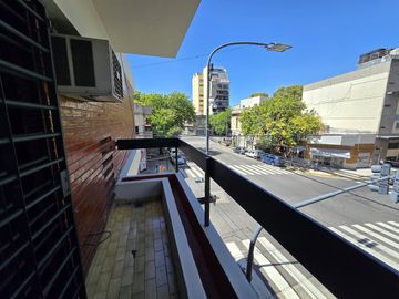 Excelente Casa de 5 Ambientes de 3 Plantas - Patio/Parrilla - Terraza