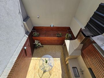 Excelente Casa de 5 Ambientes de 3 Plantas - Patio/Parrilla - Terraza
