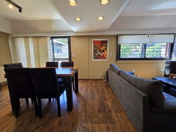 Excelente Casa de 5 Ambientes de 3 Plantas - Patio/Parrilla - Terraza