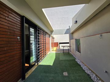 Excelente Casa de 5 Ambientes de 3 Plantas - Patio/Parrilla - Terraza