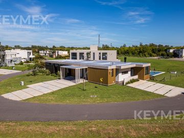 Venta casa en  Altos de Campo Grande