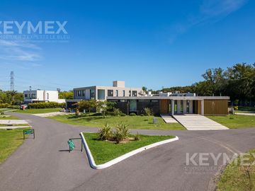 Venta casa en  Altos de Campo Grande