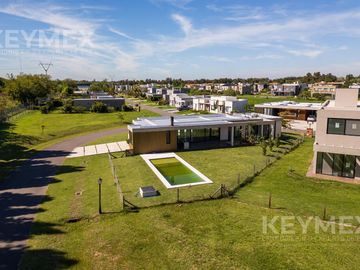 Venta casa en  Altos de Campo Grande