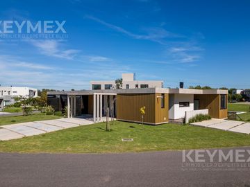Venta casa en  Altos de Campo Grande