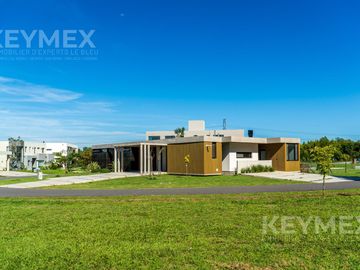Venta casa en  Altos de Campo Grande