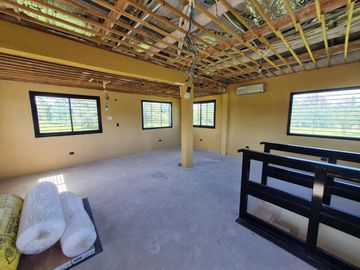 Casa en venta - 4 dormitorios 3 baños - 3.6 Ha- La Plata