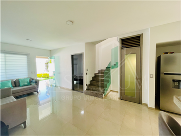 Casa con alberca en venta en Jiutepec, Morelos