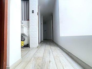 Casa en Venta de 4 pisos - Los Olivos