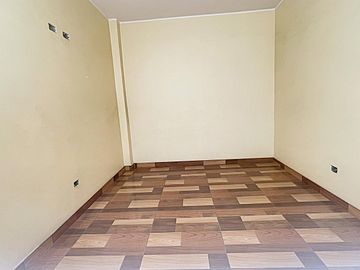 Casa en Venta de 4 pisos - Los Olivos