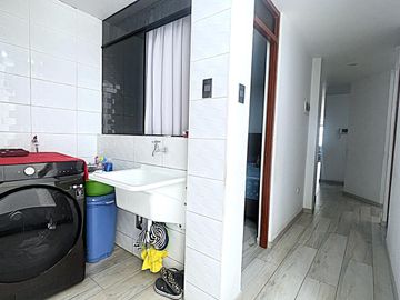 Casa en Venta de 4 pisos - Los Olivos