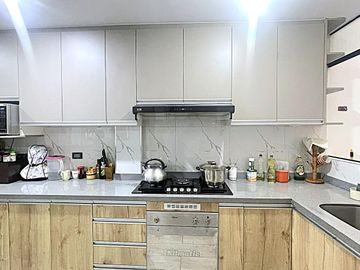 Casa en Venta de 4 pisos - Los Olivos