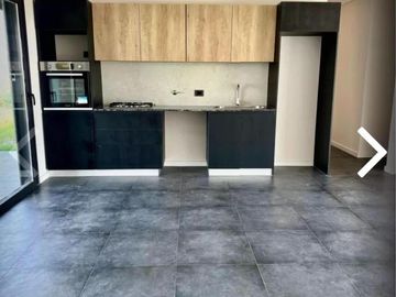 Casa en venta - 4 Dormitorios 3 Baños - Cochera - 190Mts2 - Canning