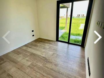 Casa en venta - 4 Dormitorios 3 Baños - Cochera - 190Mts2 - Canning