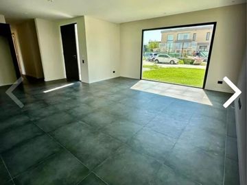 Casa en venta - 4 Dormitorios 3 Baños - Cochera - 190Mts2 - Canning