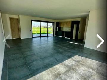 Casa en venta - 4 Dormitorios 3 Baños - Cochera - 190Mts2 - Canning