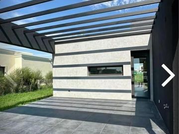 Casa en venta - 4 Dormitorios 3 Baños - Cochera - 190Mts2 - Canning