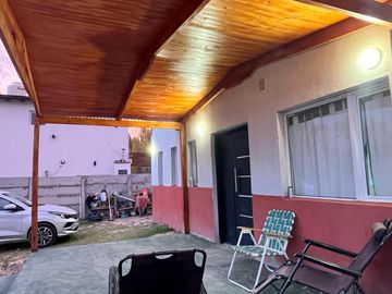 VENTA DE CASA EN PLOTTIER B° LAS BRISAS, 3 HABITACIONES