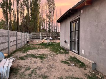 VENTA DE CASA EN PLOTTIER B° LAS BRISAS, 3 HABITACIONES